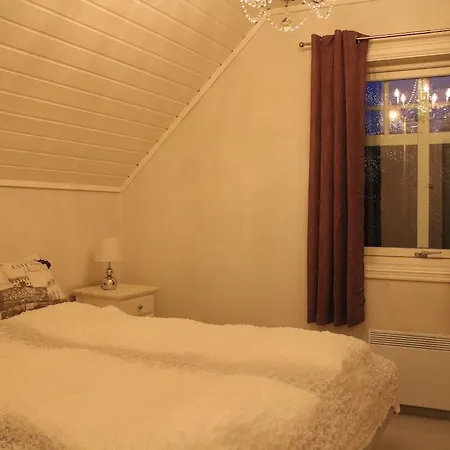 Casa de Férias Skomakergarden Ulsteinvik